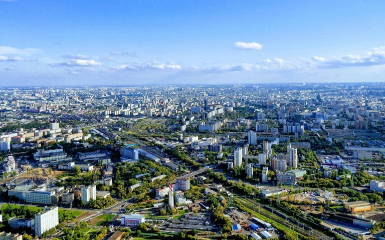 
                    Синоптик рассказал, когда в Москву придет осень

                